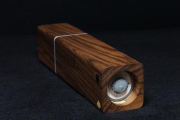 Pfeffermühle Holz Handarbeit Rinde Urig Walnuss - CP1801430