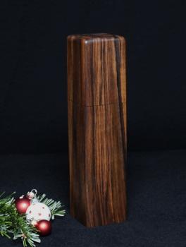 Preview: Pfeffermühle Holz Handarbeit Weihnachten Walnuss - CP1801460