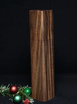 Preview: Pfeffermühle Holz Handarbeit Weihnachten Walnuss - CP1801469