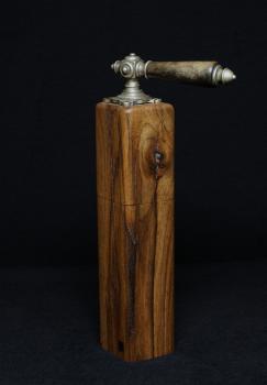 Preview: Pfeffermühle Holz Handarbeit Urig Handgefertigt Walnuss - CP1801470