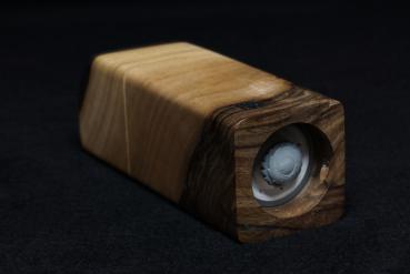 Pfeffermühle Holz Handarbeit Gross Rinde Walnuss- CP180495