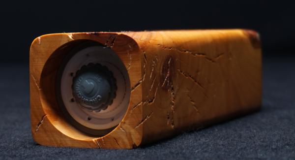 Pfeffermühle Holz Handarbeit Rinde Urig Apfel - CP1801375