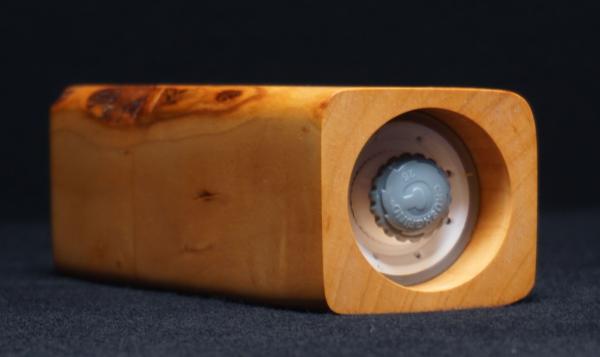 Pfeffermühle Holz Handarbeit Rinde Urig Apfel - CP1801380
