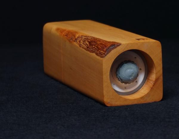 Pfeffermühle Holz Handarbeit Rinde Urig Birne - CP1801385