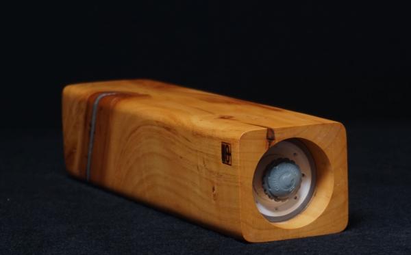 Pfeffermühle Holz Handarbeit Urig Apfel - CP1801387
