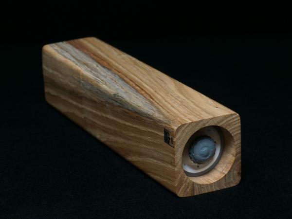 Pfeffermühle Holz Handarbeit Chili Eiche Handgefertigt - CP1801411