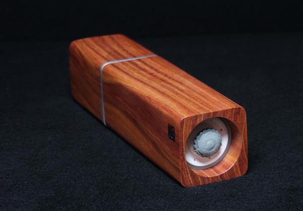 Pfeffermühle Holz Handarbeit Urig Mirabelle - CP1801414