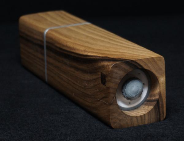 Pfeffermühle Holz Handarbeit Rinde Urig Walnuss - CP1801431