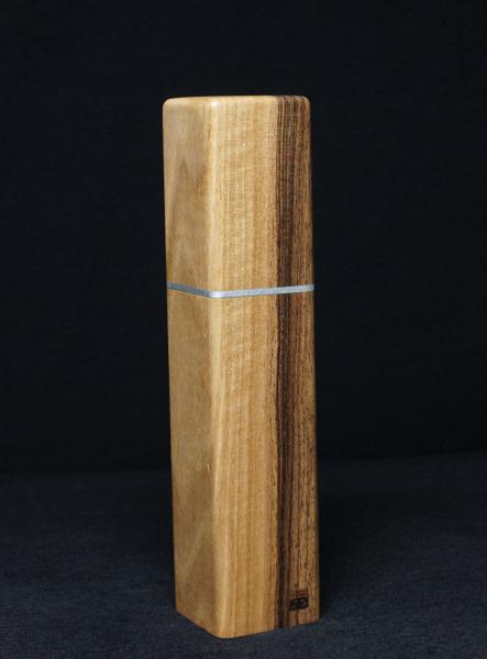 Pfeffermühle Holz Handarbeit Rinde Urig Walnuss - CP1801432