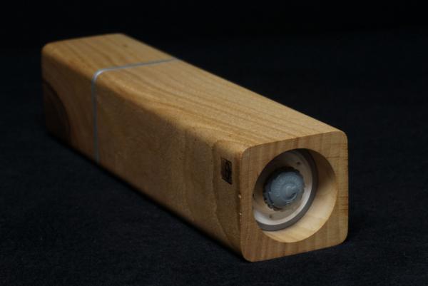 Pfeffermühle Holz Handarbeit Rinde Urig Walnuss - CP1801434