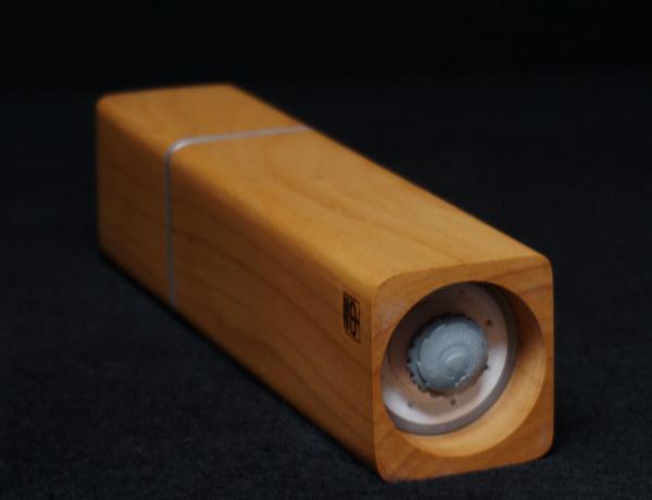 Pfeffermühle Holz Handarbeit Rinde Urig Apfel - CP1801439