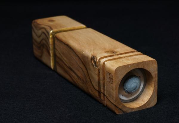 Pfeffermühle Holz Handarbeit Walnuss Gold Urig Rinde - CP1801448