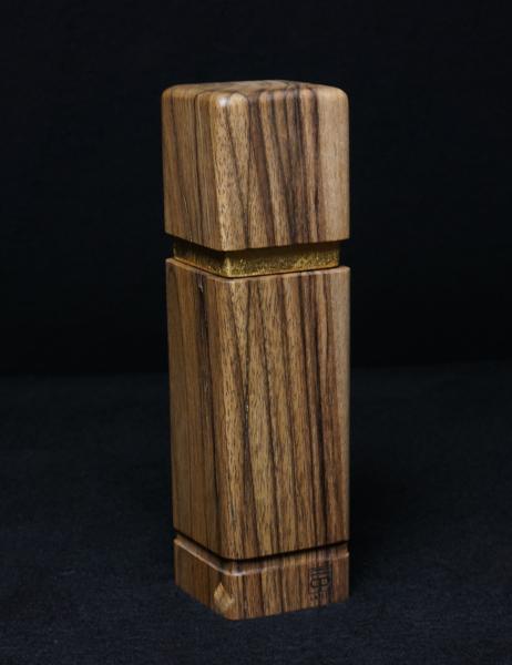 Pfeffermühle Holz Handarbeit Walnuss Gold Urig Rinde - CP1801449