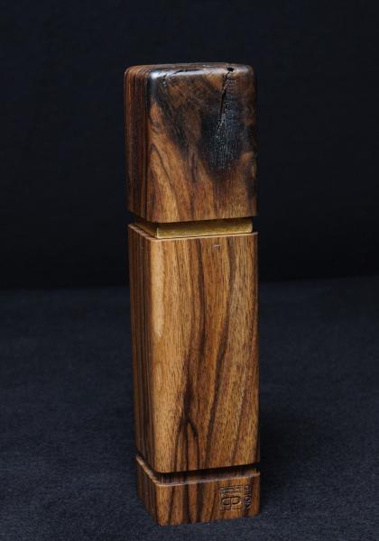 Pfeffermühle Holz Handarbeit Walnuss Gold Urig Rinde - CP1801452