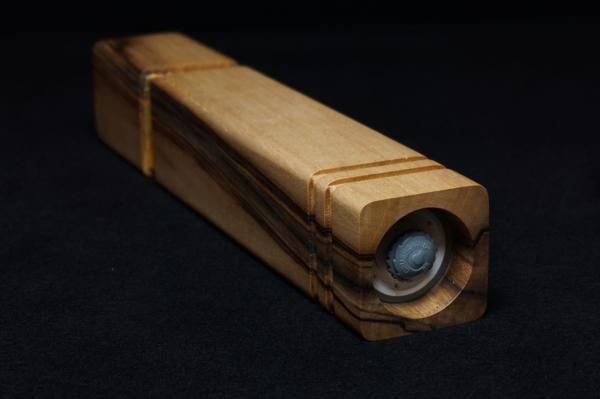 Pfeffermühle Holz Handarbeit Walnuss Gold Urig Rinde - CP1801456