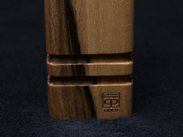 Pfeffermühle Holz Handarbeit Walnuss Gold Urig Rinde - CP1801456