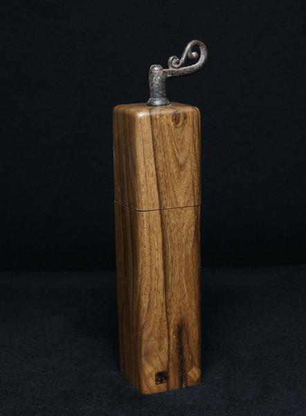 Pfeffermühle Holz Handarbeit Urig Handgefertigt Walnuss - CP1801472