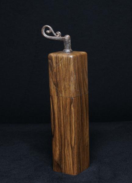 Pfeffermühle Holz Handarbeit Urig Handgefertigt Walnuss - CP1801473