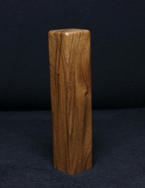 Pfeffermühle Holz Handarbeit Rinde Urig Walnuss - CP1801516