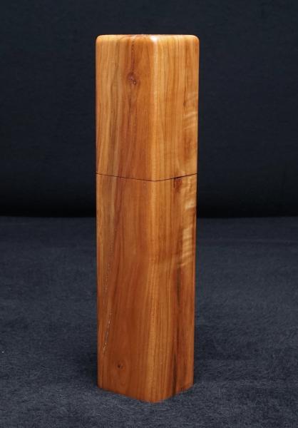 Pfeffermühle Holz Handarbeit Rinde Urig Apfel - CP1801571